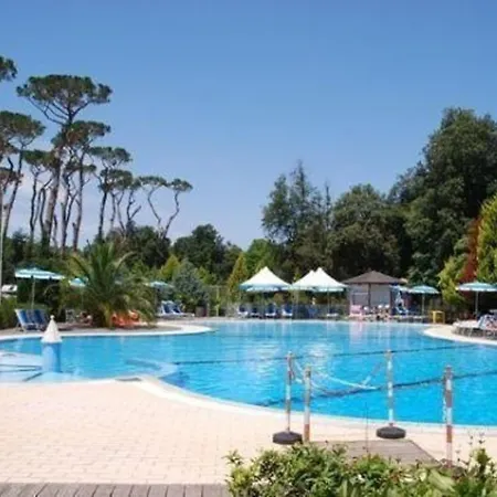 Ein Mobilheim Auf Einem Nahe Dem Meer,pisa Und Dem Badeort Apartamento *